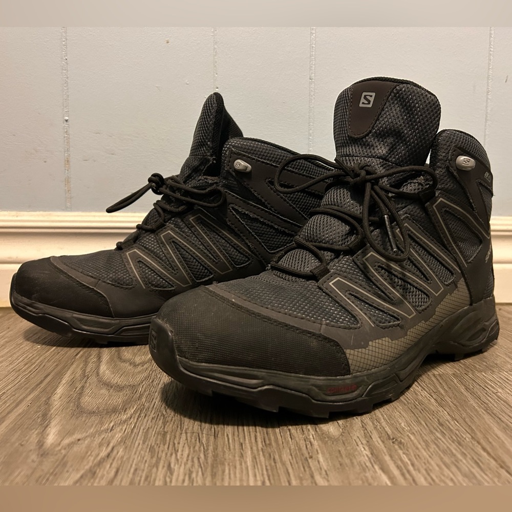 Salomon Men’s Hiking Boots